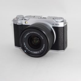 UFUJ X-M5 w/15-45 F3.5-5.6 E