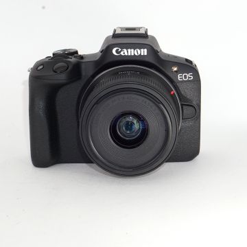 Used Canon R50 with 18-45 F4.5-6.3 IS STM, Very Good Condition