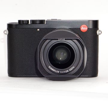 Used Leica Q3 with 28 F1.7, Like New Condition