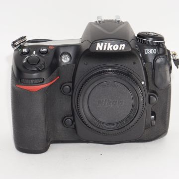 Used Nikon D300 Body, Excellent Condition