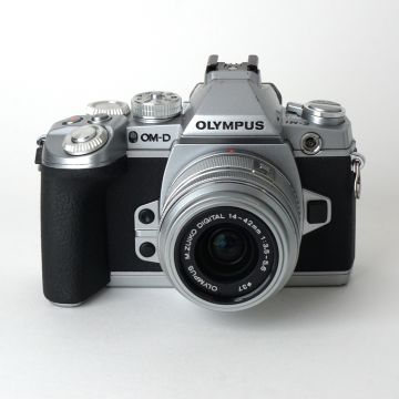 Used Olympus EM-1 w/ 14-42mm F3.5-5.6 II R MSC, Silver, Good Condition