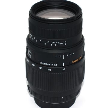 Used Sigma 70-300 F4-5.6 DG Macro for Nikon, Good Condition