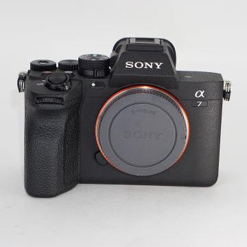 Used Sony A7 IV with 28-70 F3.5-5.6, Good Condition